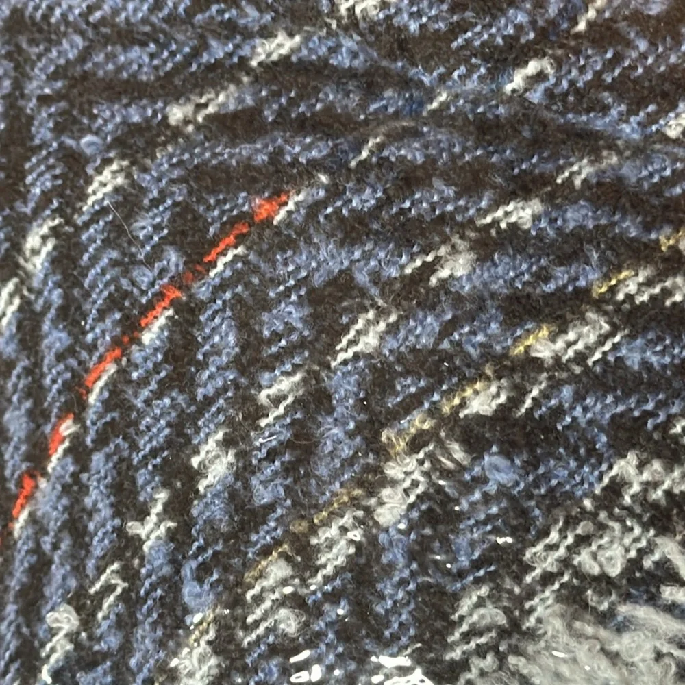 Hooded Poncho w/Herringbone Tweed Knit Design - Picture 5 of 8